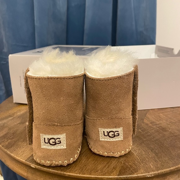 NIB Ugg Caden Bootie (Baby & Walker)0/1 Size - Picture 3 of 5